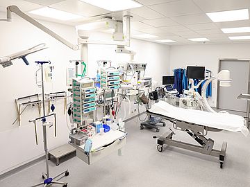Untersuchungsraum im Intensivmedizinischen Zentrum Untersuchungsraum im Intensivmedizinischen Zentrum