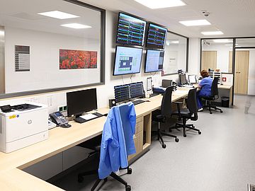 Überwachungsraum im Intensivemedizinischen Zentrum Überwachungsraum im Intensivemedizinischen Zentrum