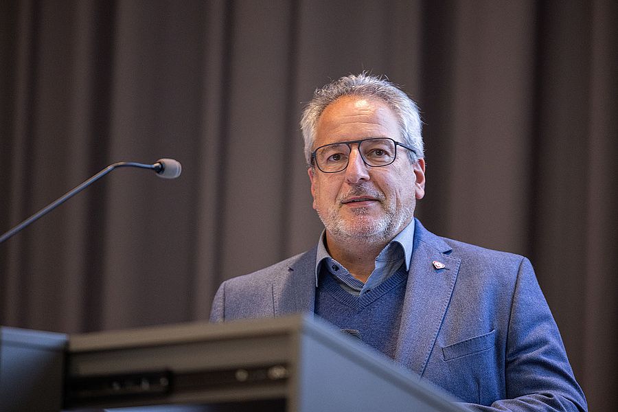 Cardio Aperitivo: Austausch zu modernen Therapien bei Vorhofflimmern Chefarzt Herz- und Thoraxchirurgie Kavous Hakim-Meibodi